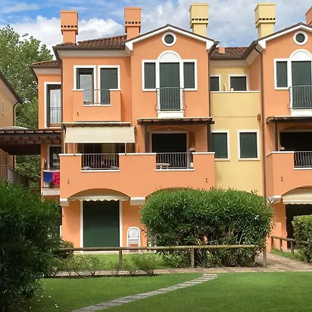 Appartement Seafront With Shared Pool