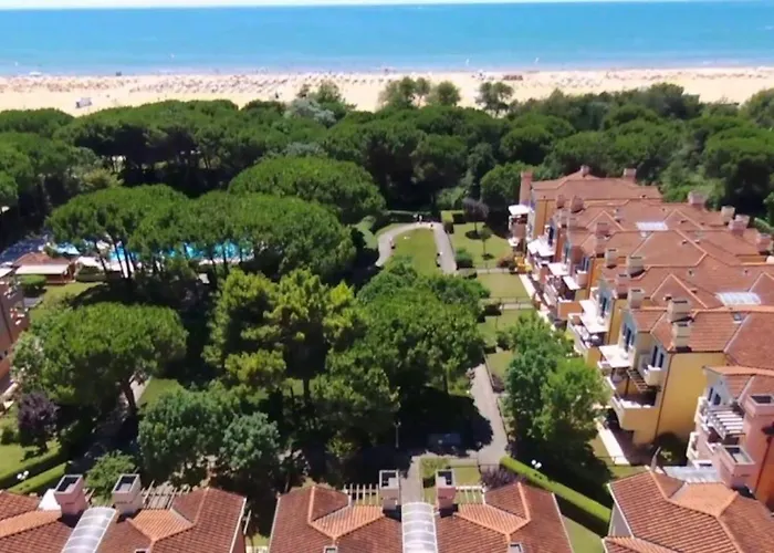 Seafront With Shared Pool Appartamento Bibione